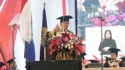 Bicara SDM, Sekjen Kemenkumham Terima Doktor Honoris Causa dari UNESA