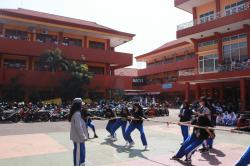 Serunya Peringatan Kemerdekaan di SMK Ketintang Surabaya, Ada Lomba Basket hingga Tarik Tambang