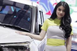 GIIAS 2023 : Gaji SPG Bikin Cowok Bujangan Minder