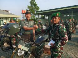 Kodim 0425/Seluma Bagikan Puluhan Motor Trail ke Babinsa