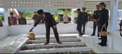 Jelang HUT RI Ke 78, Pemkab Aceh Selatan Bersama Forkopimda Tabur Bunga Ke Makam Pahlawan