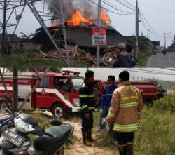 Tobong Batu Bata di Kota Cilegon Ludes Terbakar