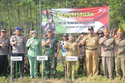 Peringati HUT RI Ke-78, Pemkab Bersama Kodim 0736 Batang Gelar Penghijauan dan Baksos