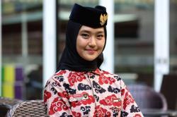 Profil Ayumi Sasaki, Paskibra Berdarah Jepang yang Bawa Baki Upacara Penurunan Bendera di Istana