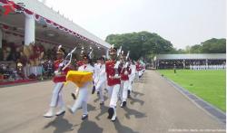 Sepatu Pembawa Bendera Merah Putih Terlepas Pada Upacara HUT Kemerdekaan RI ke-78