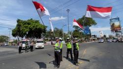 Detik-detik Proklamasi, Pengendara dan Abang Becak di Karanganyar Beri Hormat di Perempatan Papahan