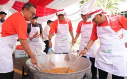 Pelindo Regional 3 Masak Besar 1000 Porsi, Dibagikan Gratis untuk Warga