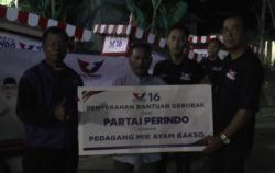 Semringah, Pedagang Bakso di Kendal Dapat Gerobak Gratis dari Partai Perindo