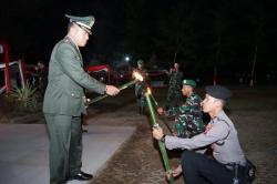 TNI - POLRI dan ASN di Gowa Ikuti Upacara Taptu dan Pawai Obor