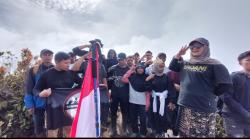 HUT RI ke 78, Merah Putih Berkibar Dipuncak 2.624 MDPL