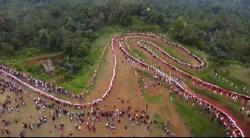 Bendera Merah Putih Sepanjang 4000 Meter, Meliuk Indah di Langkaplancar Pangandaran