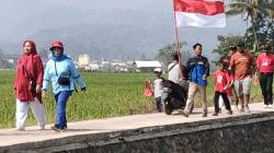 Ratusan Peserta Lomba Jalan Sehat Susuri Sawah dan Perkampungan Warga