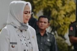 Ini Alasan Bupati Cantik Cellica Harus Mundur dari Jabatan