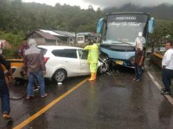 Tabrakan Maut, Laga Kambing Mobil Datsun dengan Bus Pariwisata di Lumban Julu 1 Tewas