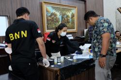 Pegawai Pelindo Regional 3 Dites Urine, Ada yang Positif?