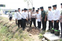 6.150 Pohon Akan Ditanam Disbudpar Kota Tangerang di Sepanjang Jalan, Tingkatkan Kualitas Udara