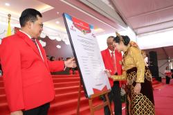 3.174 Mahasiswa Baru Untag Surabaya Diminta Peduli Lingkungan, Ini Pesan Penting Rektor