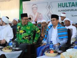 Doa TGB Untuk Pasangan Zul-Rohmi di Hadapan Ratusan Ribu Jamaah NWDI