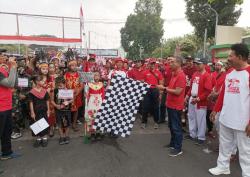 Angkat Tema Budaya, Ribuan Warga Semolowaru Peringati HUT ke-78 RI dengan Jalan Sehat