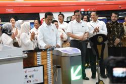 Presiden Berharap Masyarakat Berbondong-bondong Beralih ke LRT