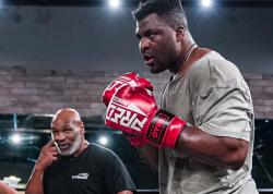 Ngannou vs Fury: Duel Raja UFC lawan Raja Tinju, Siapa Menang?