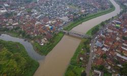 Menko Luhut Sebut 7 Sumber Pencemaran DAS Citarum Kerap Sebabkan Banjir