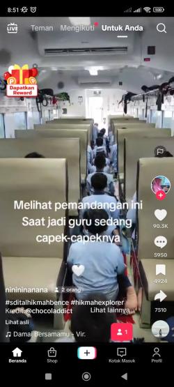 Viral Siswa Salat Jamaah di Kereta Api, Tuai Pujian Netizen