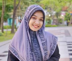 Sosok Ning Umi Laila, Ustadzah Muda Cantik Putri Kiai Granat