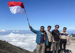 Pengalaman Mistis Pendaki Gunung Lawu, Hening Mencekam Diikuti Sosok Gaib