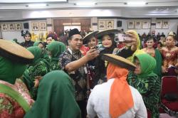 Cerita Gus Yasin Dampingi Istri ke Prancis, Gerakan Wanita Sejahtera Beri Pujian