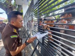 Aksi Depan Kejati Sulteng, LS-ADI Desak Penuntasan Kasus Korupsi di Morut