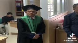 Telat Bangun Tidur, Mahasiswa IAIN Sultan Amai Gorontalo Diwisuda Sendirian di Ruang Dosen