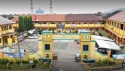 Transformasi Preferensi Pendidikan: Sekolah Negeri vs Sekolah Swasta di Kota Cilegon