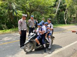 10 Tilang dan 20 Teguran di Hari Kedua Operasi Zebra Marano 2023 Satlantas Polres Mamuju Tengah