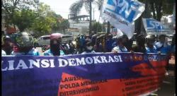 Terkait Masalah SPPT,  Massa Demo Kantor Bapenda Makassar