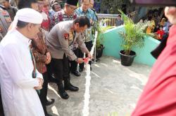 Kekeringan Melanda, Kapolda Banten Beri Bantuan Sumur Bor dan Pompa Air untuk Warga Serang