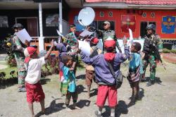 Bangkitkan Nasionalisme dan Motivasi Belajar Anak Papua, Fun Game Asah Otak Berhadiah