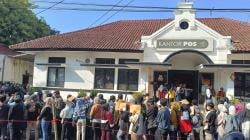 Kantos Pos Cianjur Diserbu Pencari Kerja Rela Antre Antar Lamaran Kerja