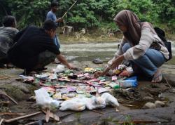 Tak Kalah Bahaya dari Sampah Plastik, Mikroplastik Bisa Mencemari Tanah, Air Hingga Udara