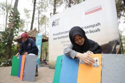 Sampoerna Beri Pelatihan Pengelolaan Sampah dan Bantuan Bibit Pohon Buah di Hutan Cempaka