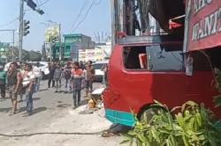 Diduga Hilang Kendali, Sopir Angkot Tewas usai Tabrak Rumah Makan di Bekasi