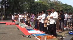 Kemarau Panjang, Ratusan Umat Muslim di Purwakarta Gelar Shalat Istisqa