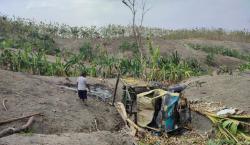 Lalai Truk Yang Hendak Mengangkut Kayu Tebangan Merosot jatuh Ke Jurang, Sopir Tewas