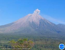 Gunung Semeru Meletus Dua Kali Pagi Ini, Masyarakat Diimbau Waspada