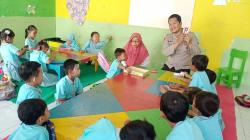 Atasi Hambatan Penghalang Interaksi Anak dan Ayah, Kapolres Jember Luncurkan Program Ayahku Mengajar