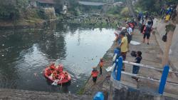 Peringati WCD 2023, Ribuan Relawan di Kota Tasikmalaya Bersihkan Sampah di Sungai Cimulu