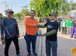 Jelang Rakernas, LDII Surabaya Bersihkan Pantai Kenjeran