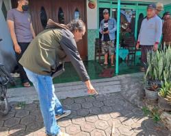 Tusuk Istri Siri hingga Tewas, Pria di Kota Batu Ditemukan Tewas Gantung Diri