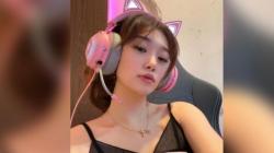 Potret Seksi Livy Renata Pakai Lingerie Saat Main Game Bareng Bikin Gagal Fokus