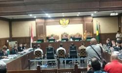 Woow, Saksi Sidang Jhonny Plate Saksi Bongkar Pemberian Uang Cash Rp40 Miliar Ke BPK